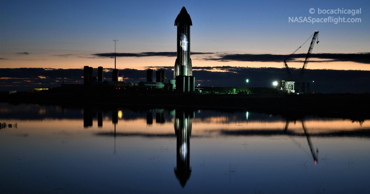 Starship-Boca-Chica-103120-NASASpaceflight-bocachicagal-SN8-sunrise-1-crop-c.jpg.9beca4da74b038c38f8cb85c6efb4638.jpg